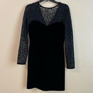Vintage Size 10 Black Velvet and Lace Long Sleeve Dress 90s Whimsigoth Witchy